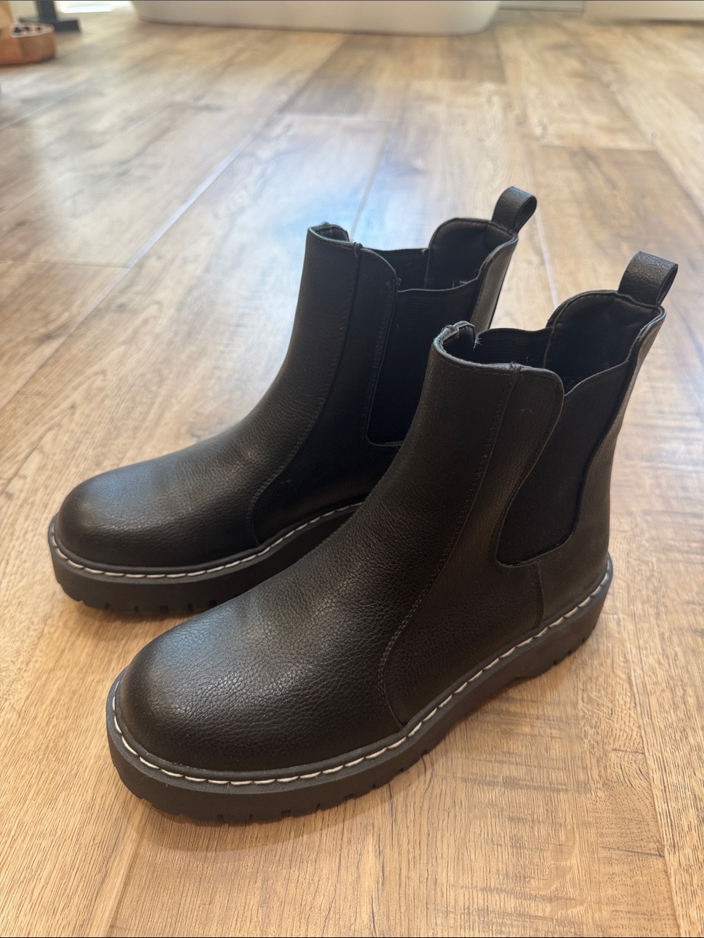 Sincerely Jules Black Women's Boots with Contrast Stitch